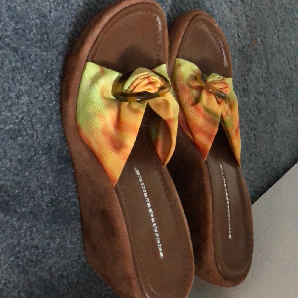 Donald pliner suede wedge sandals